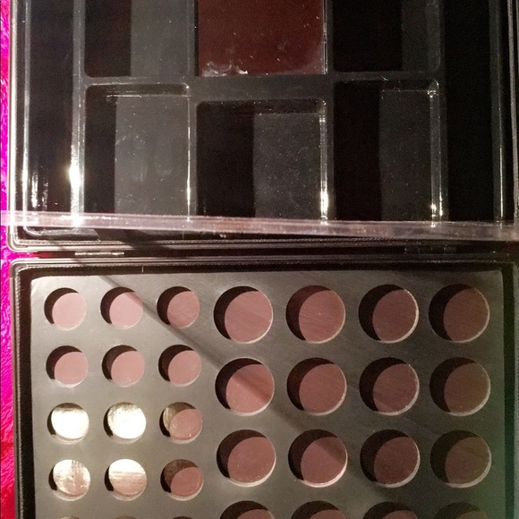 Makeup case - Picture 2 of 5